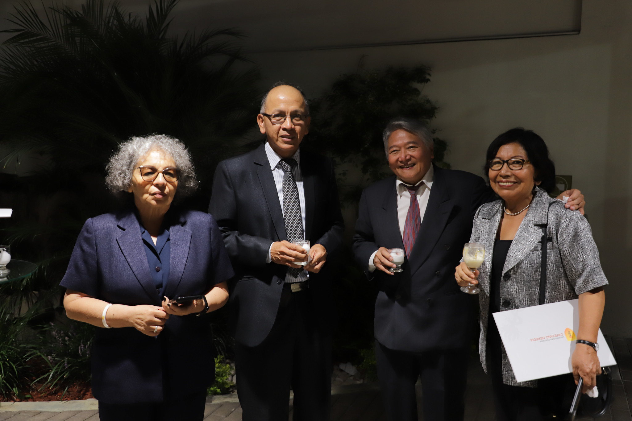 Cayetano Heredia Rindi Homenaje A Los Maestros Cesantes