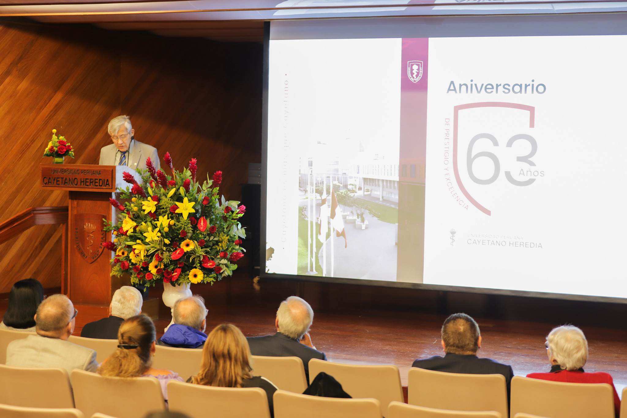 Tributo a la excelencia: La Facultad de Medicina rinde homenaje a los maestros eternos