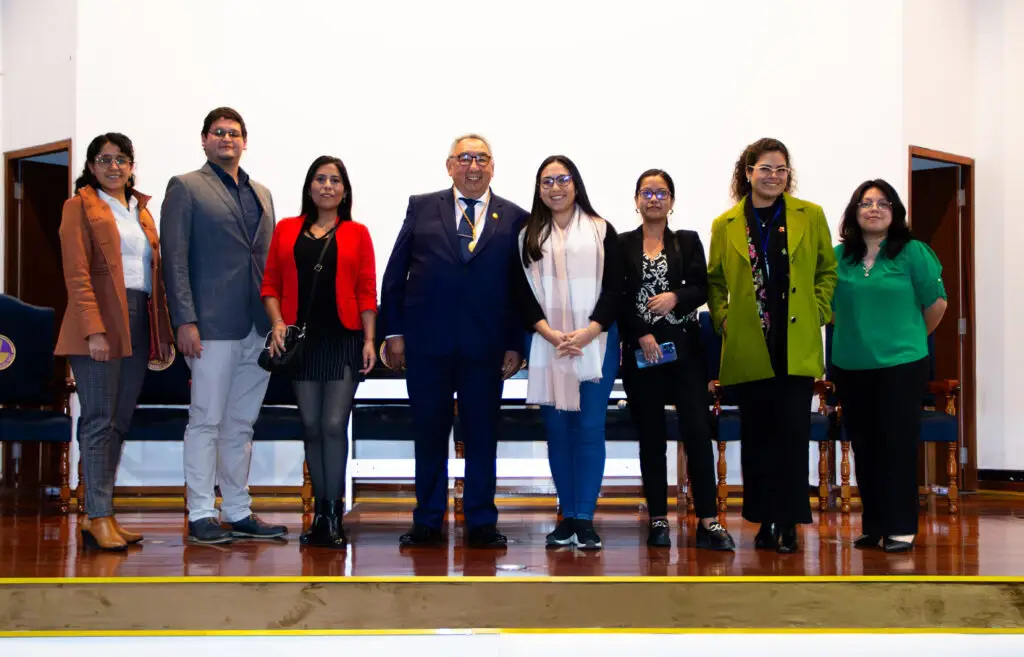 Cayetano Heredia triunfa en las V Jornadas Regionales de la Academia Nacional de Medicina