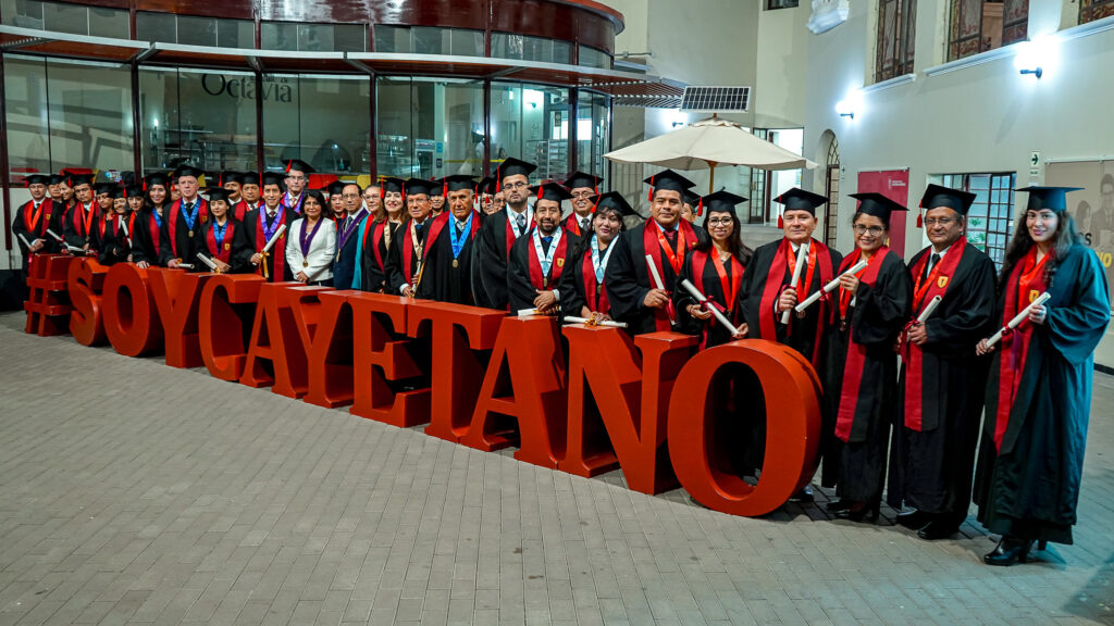 Se graduó una nueva promoción de maestros y doctores de la Escuela de Posgrado