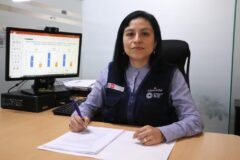 La OPS premia a la Dra. July Caballero, egresada de Cayetano Heredia, por su liderazgo en servicios de salud mental