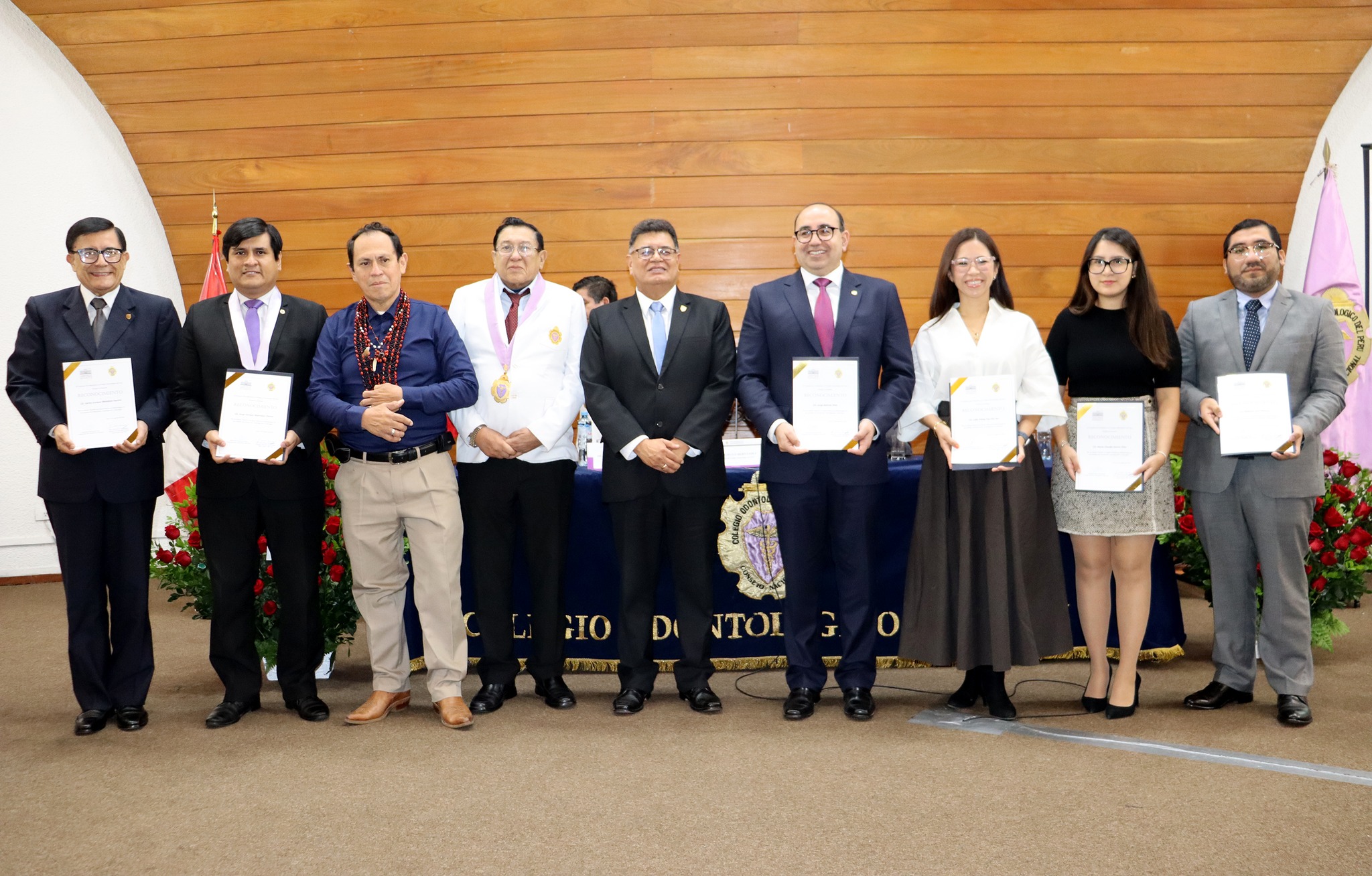 Congreso y Colegio Odontológico del Perú reconocen a doctores de Cayetano Heredia por su liderazgo en salud pública