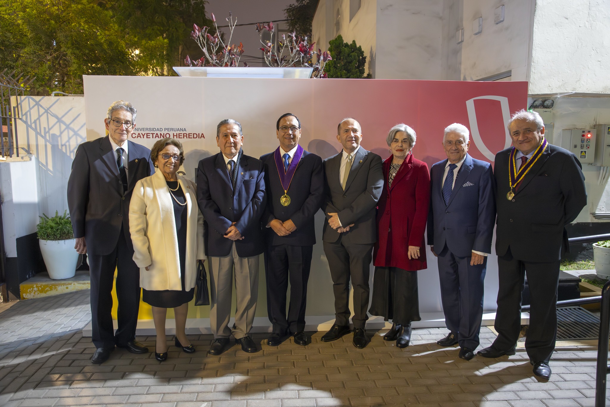 Honramos a los Maestros Eternos que inspiran el futuro de la medicina herediana