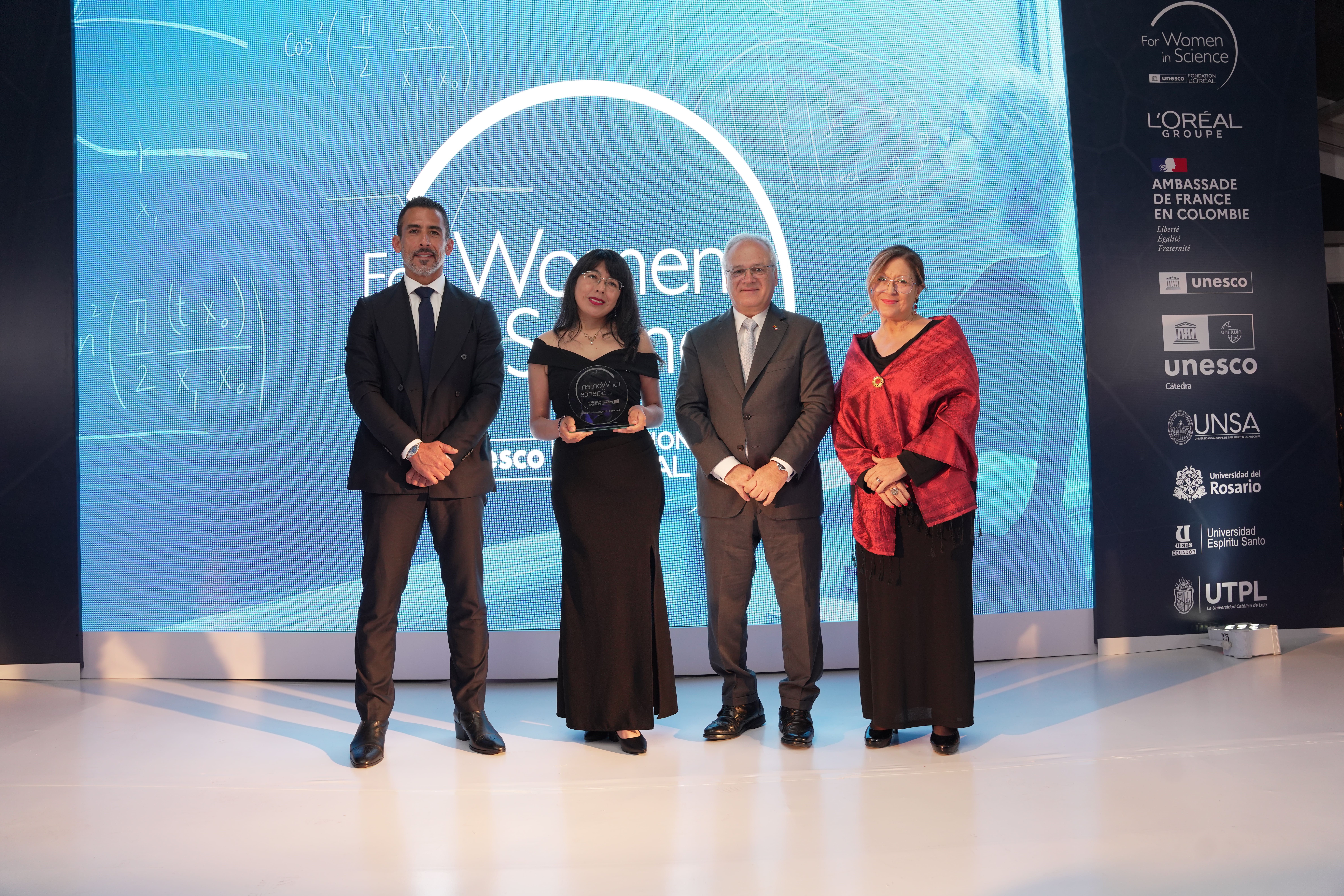 Dra. Dennisse Ruelas Pacheco gana premio L’Oréal–UNESCO “Para las Mujeres en la Ciencia 2025” por investigación sobre biodiversidad andina