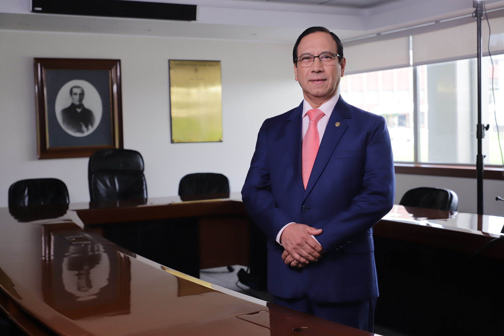 Expreso | Dr. Enrique Castañeda: «La educación superior no es un favor que el Estado concede, es una política estratégica para el desarrollo del país»