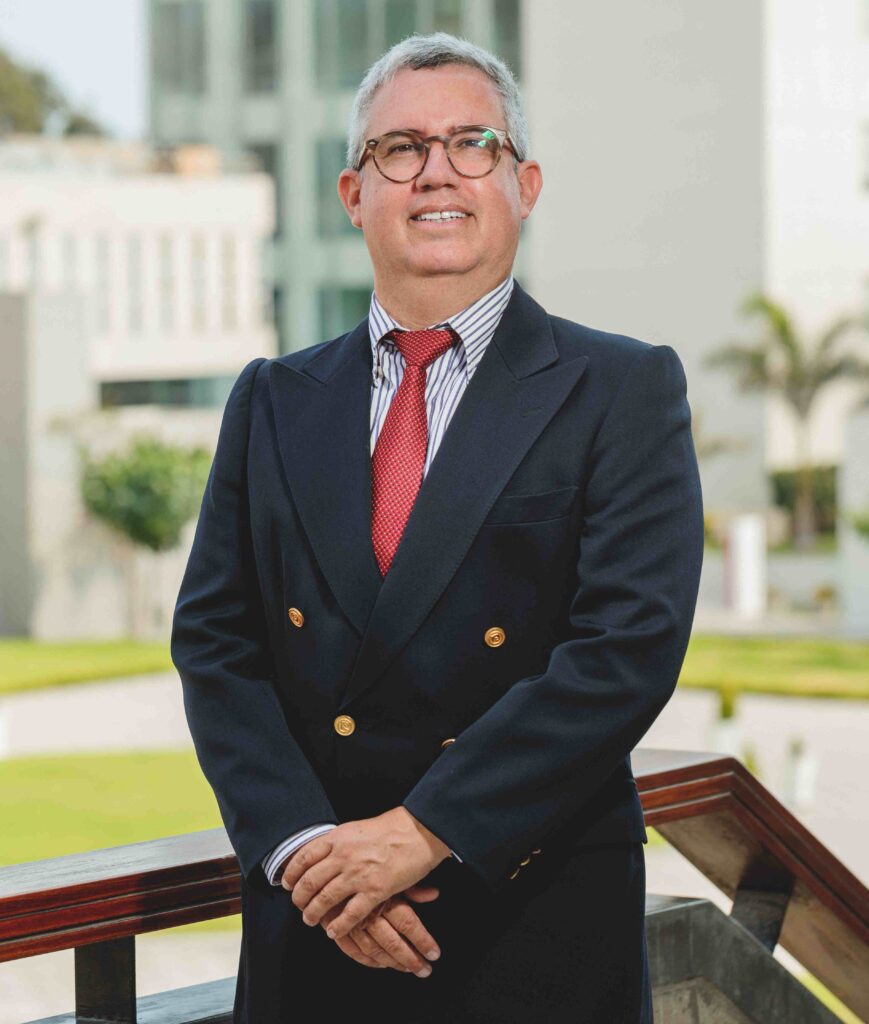 Dr. Raúl Loayza-Muro, jefe de la carrera de biología de Cayetano Heredia.