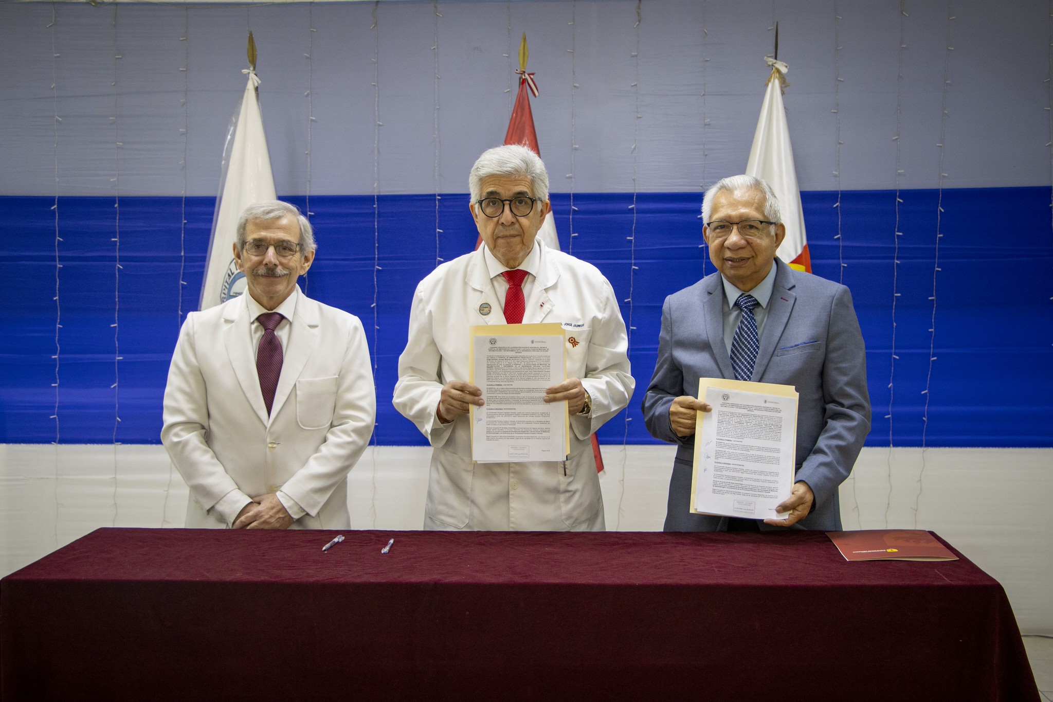 Cayetano Heredia fortalece la formaci&oacute;n cl&iacute;nica en atenci&oacute;n pedi&aacute;trica con nuevo convenio docente-asistencial