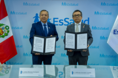 Cayetano Heredia y EsSalud suscriben convenio marco para fortalecer la formación académica, la investigación y la cooperación en salud