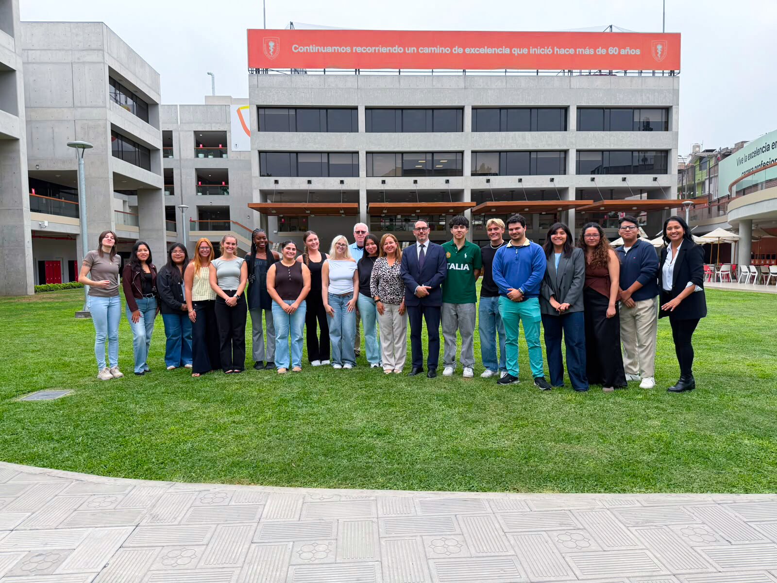 Universidad de Miami conoce el sistema de salud peruano en programa de inmersi&oacute;n desarrollado por Cayetano Heredia.&nbsp;