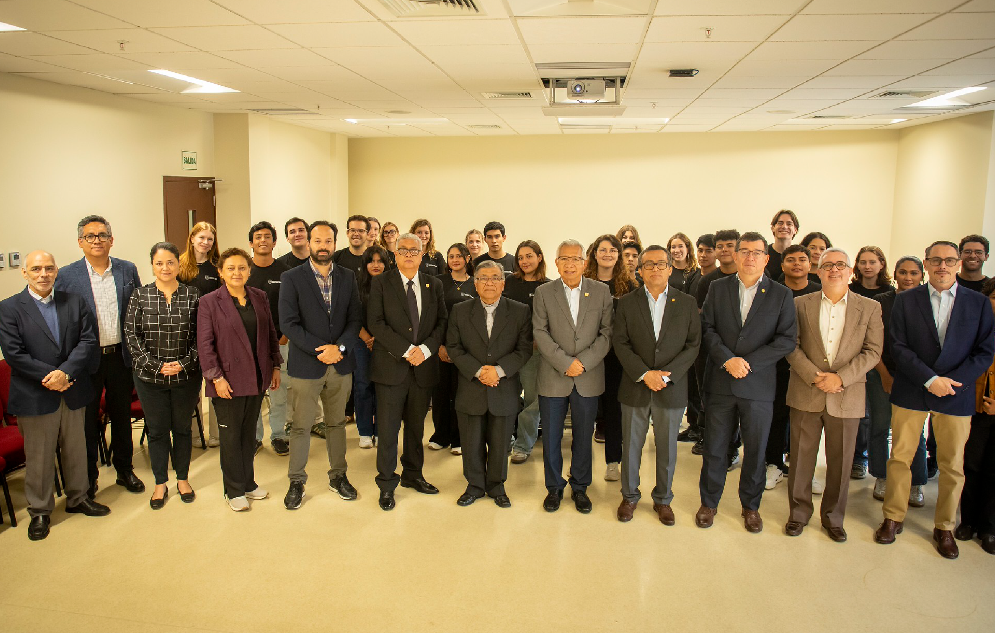 Cayetano Heredia recibe a estudiantes de universidades de todo el mundo