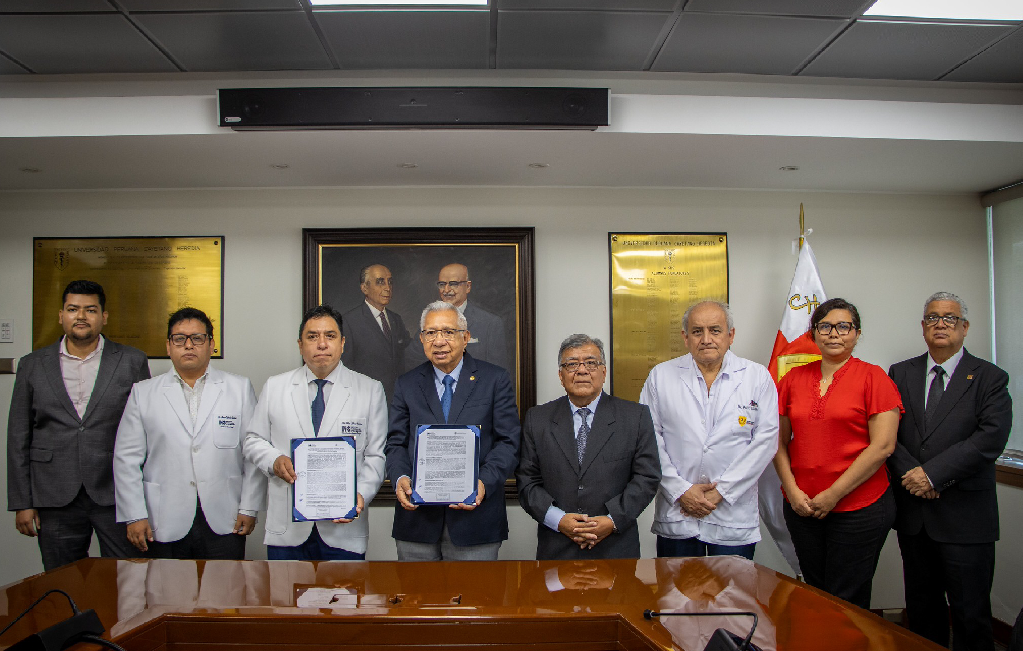 El Instituto Nacional de Oftalmología suscribe un convenio para fortalecer la formación de estudiantes